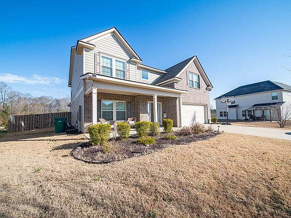 3rd image of 314 Red Oak Pl