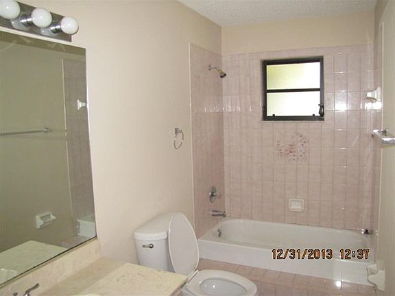 3rd image of 211 SE Sims Cir