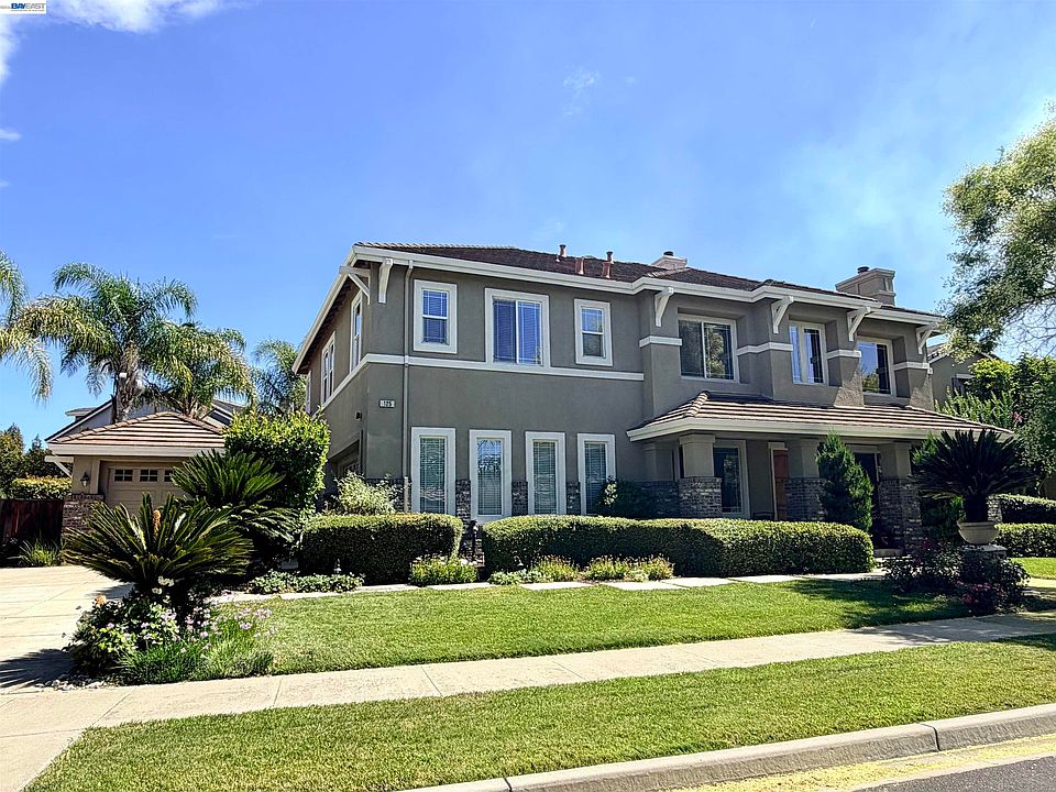 1st image of 125 Acorn Way