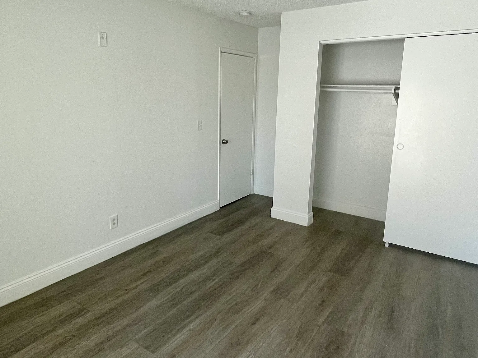 2 bed, $2,035 — Photo 2