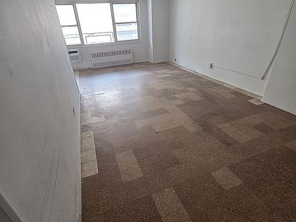 4th image of 2944 W 5th St APT 14J