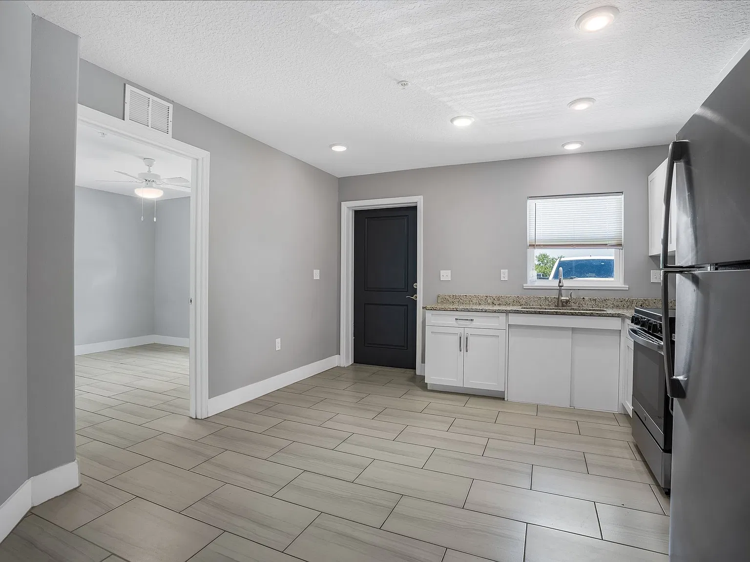 3 bed, 1250 sqft, $2,000 — Photo 2