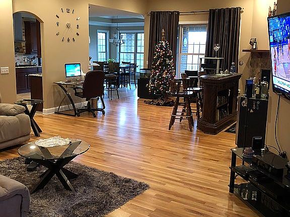 4th image of 908 Fieldstone Dr