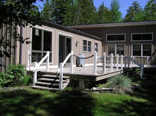 650 Hemlock Dr, Washington Island, WI 54246