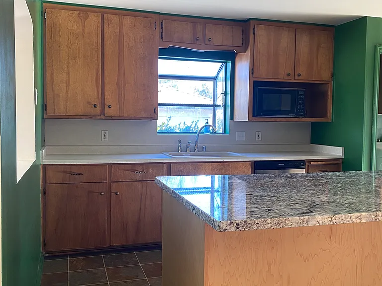 2055 Gold St — Photo 13