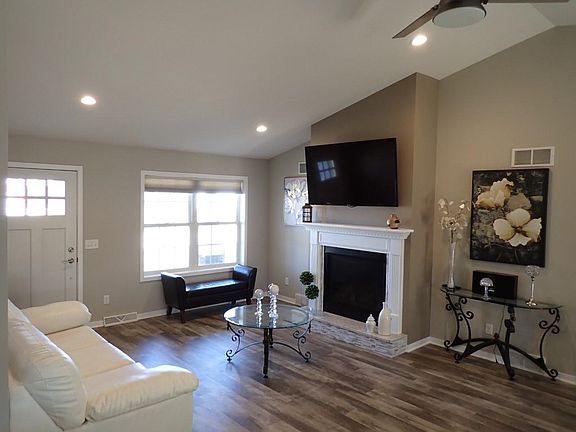 2nd image of 647 Badger Dr