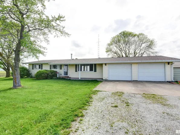 2247 N 1900 East Rd, Stonington, IL 62567