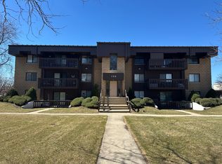 105 Caterpillar Dr APT 1B, Joliet, IL 60436