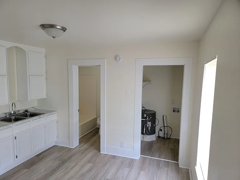 R4 2608 Ave L — Photo 15
