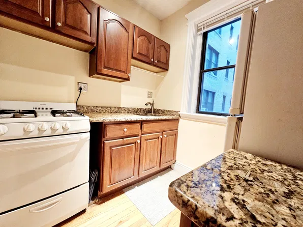 15 Park Dr, Boston, MA