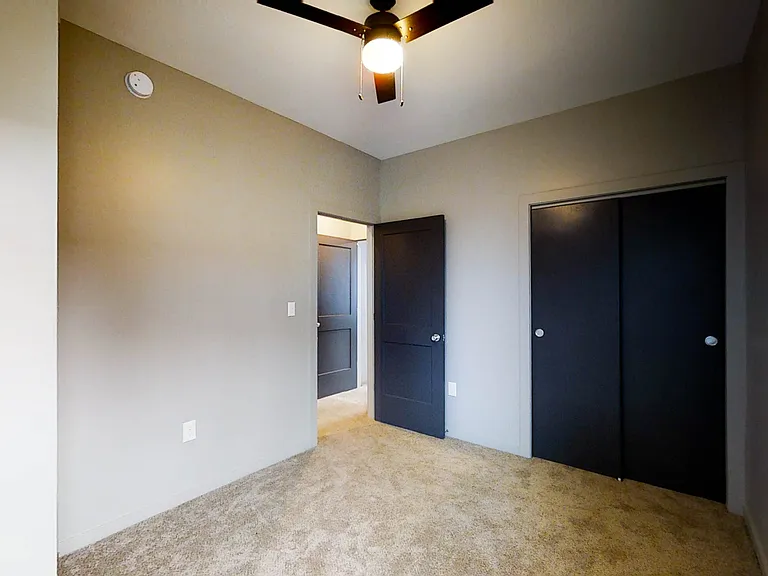 1238 E Mound St — Photo 15