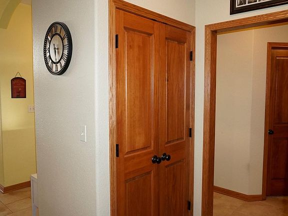 2nd image of 100 Eagles Cove Cir