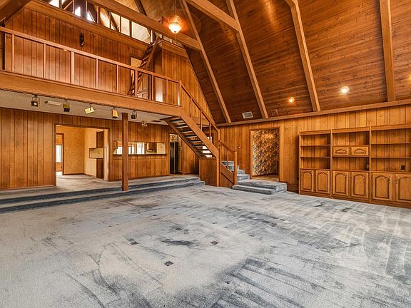 3rd image of 1413 Finks Hideaway Rd