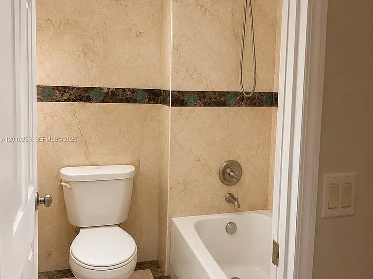 309 Lakeview Dr #204 — Photo 14
