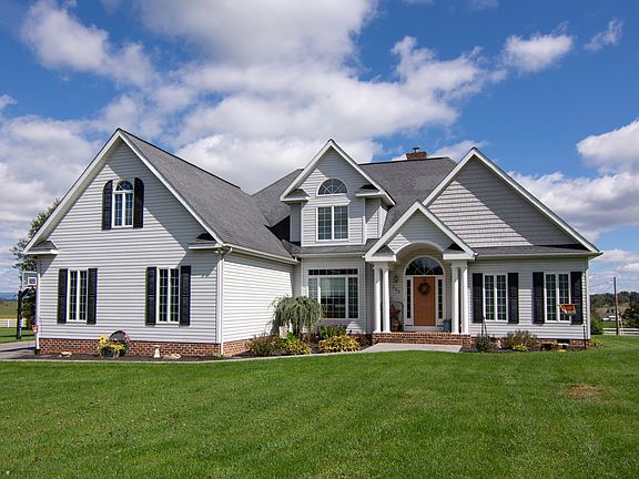 3rd image of 246 Glenwood Ln