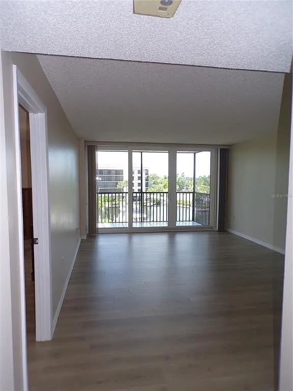 2 bed, 2.0 bath, 1220 sqft, $1,750 — Photo 3