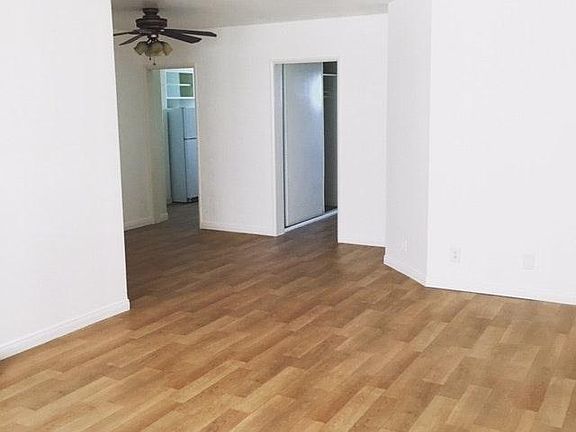 3rd image of 304 N Rossmore Ave APT 14