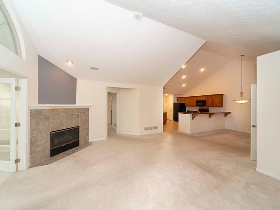 3rd image of 2700 N Canterbury Cir #A
