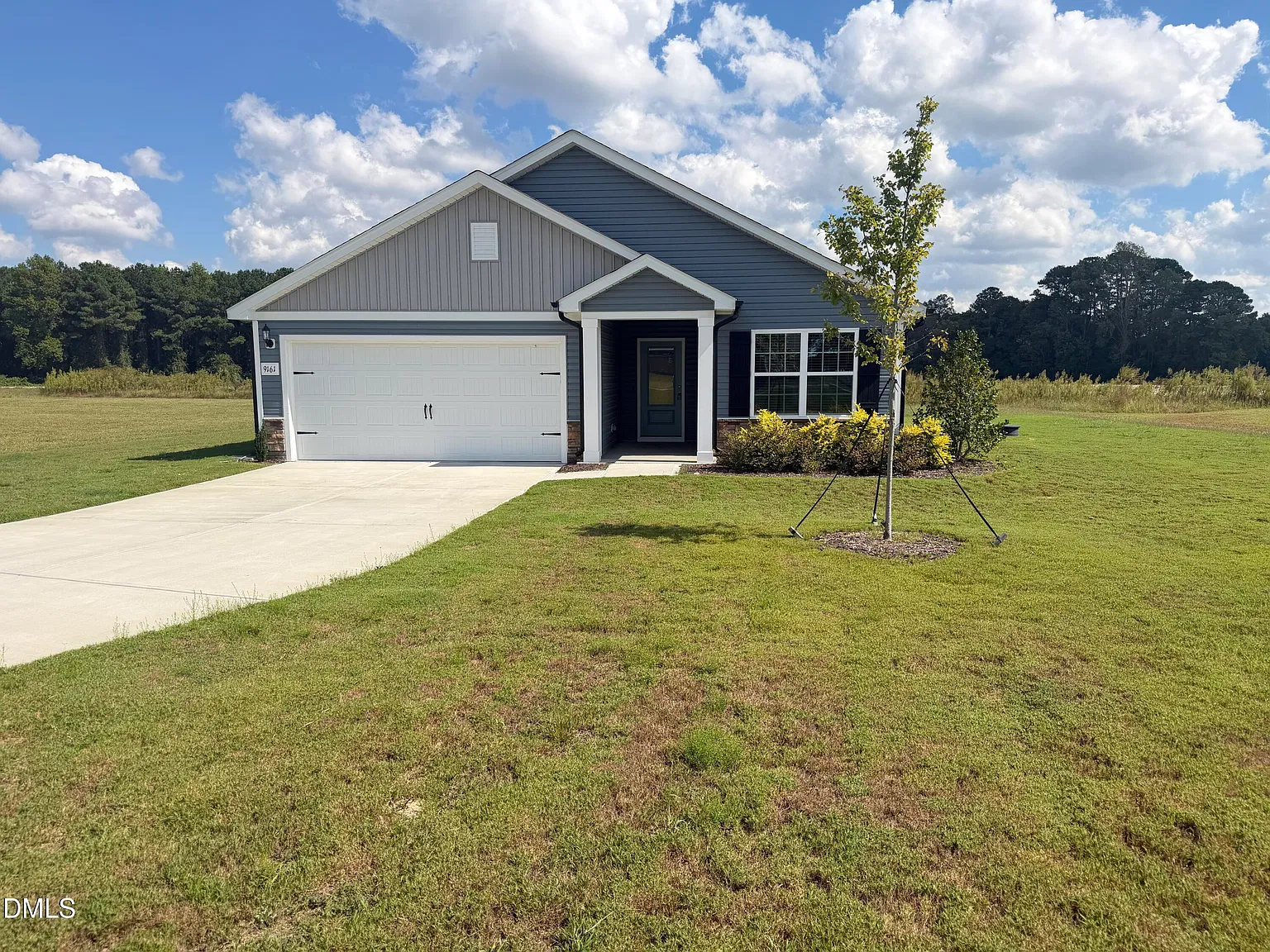 3 bed, 2.0 bath, 1350 sqft, $2,300 — Photo 1