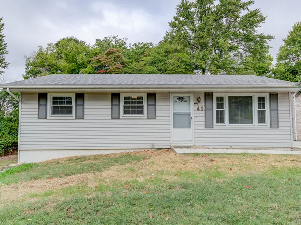 41 Oakland Dr, Saint Charles, MO 63303