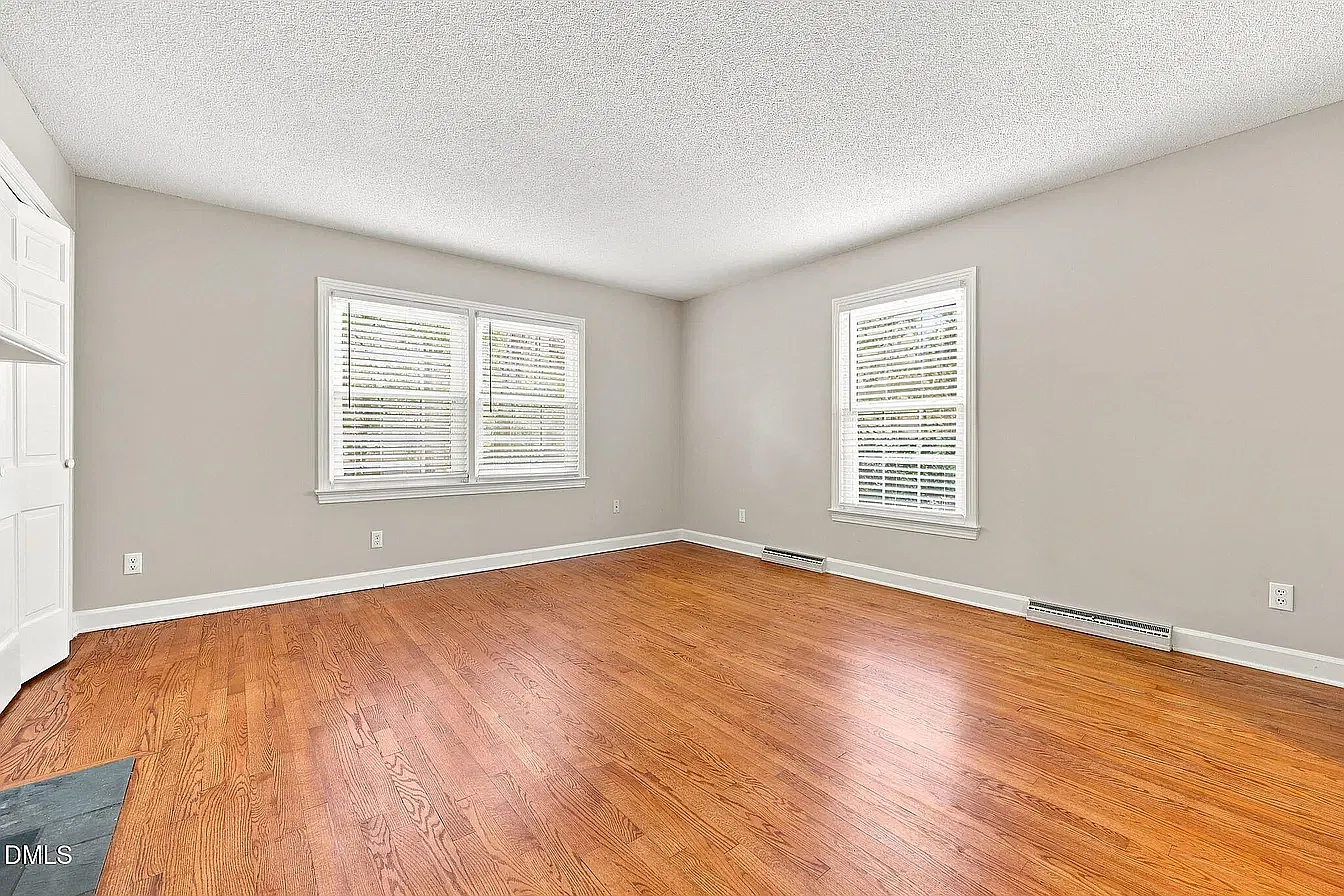 3 bed, 2000 sqft, $1,600 — Photo 4