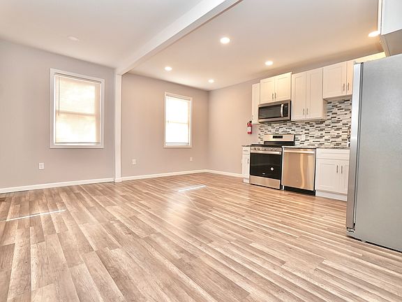 4th image of 195 Heckel St Floor 1