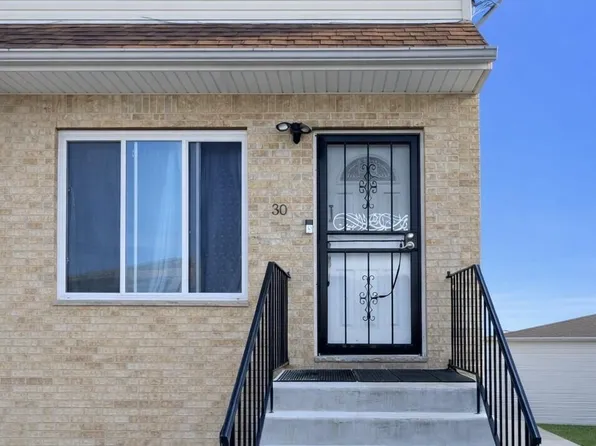 30 Spirit Ln, Staten Island, NY 10303