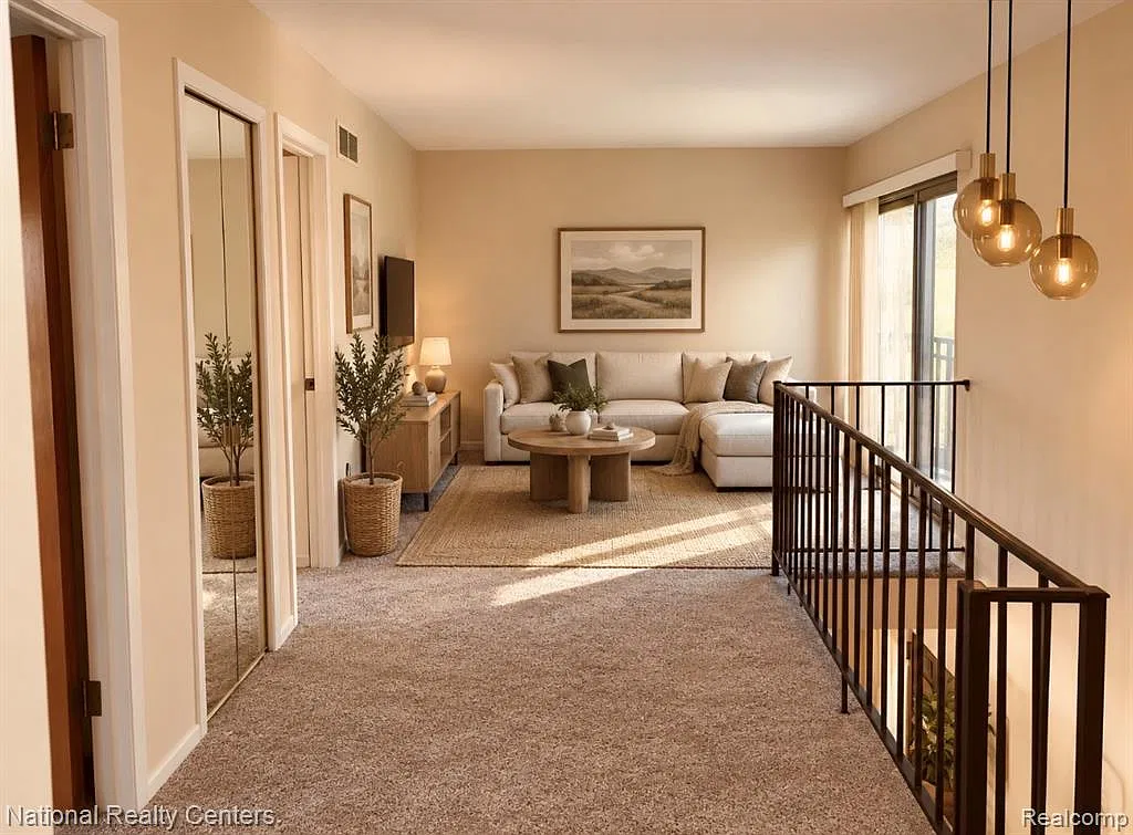 2 bed, 1.5 bath, 2025 sqft, $1,900 — Photo 4
