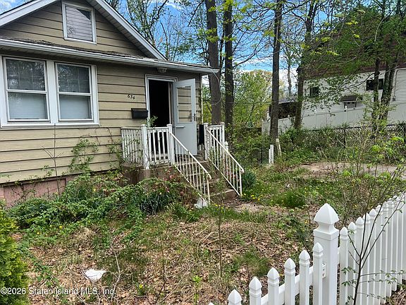 2nd image of 634 Drumgoole Rd E