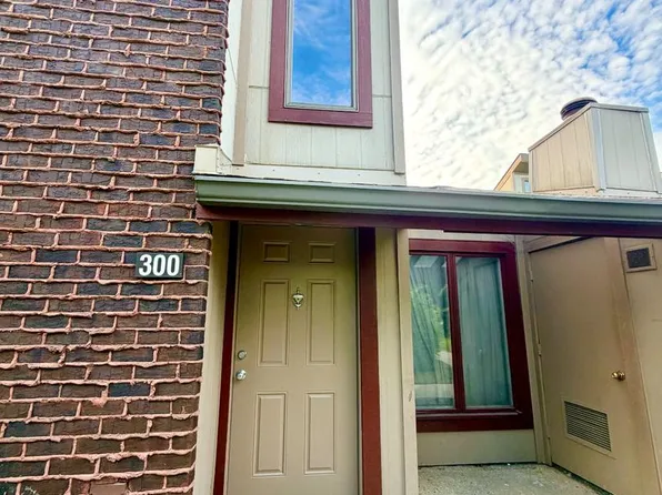 300 Uxbridge Dr, Cherry Hill, NJ 08034