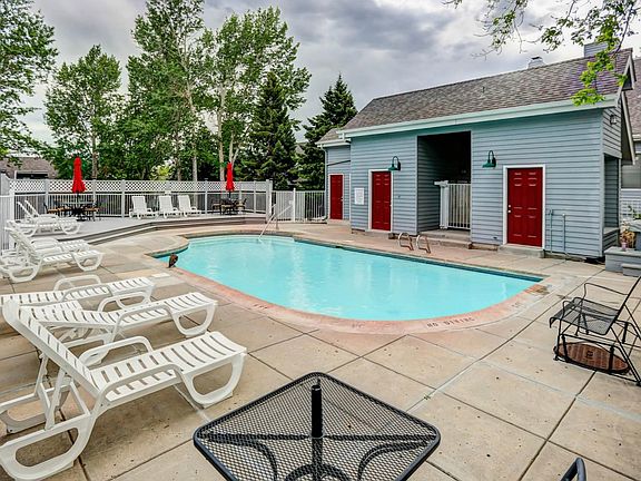 Tamaron Condo Pool
