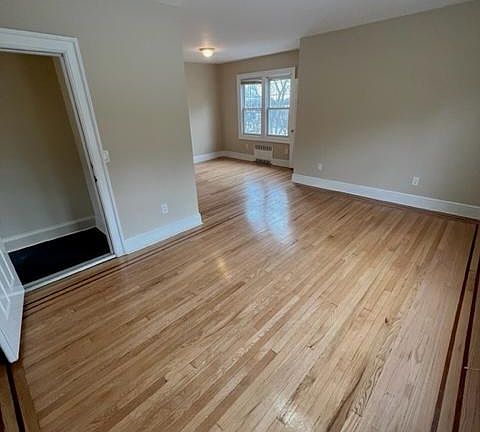 3rd image of 33 Eastview Ave Floor 2