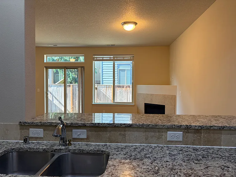 13110 NE 26th St — Photo 5
