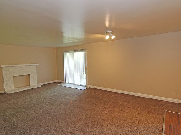 3rd image of 3215 Kemmons Dr APT 2
