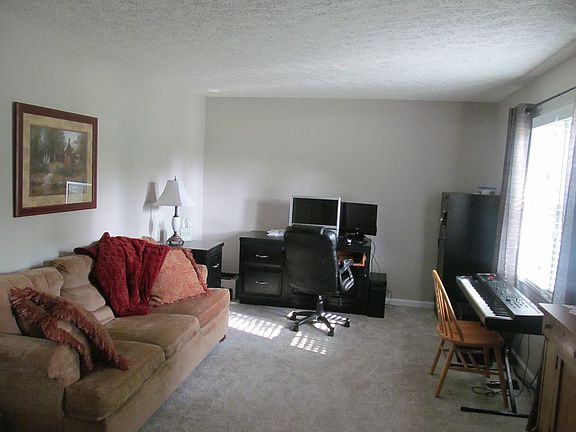 5th image of 1104 Riverview Dr