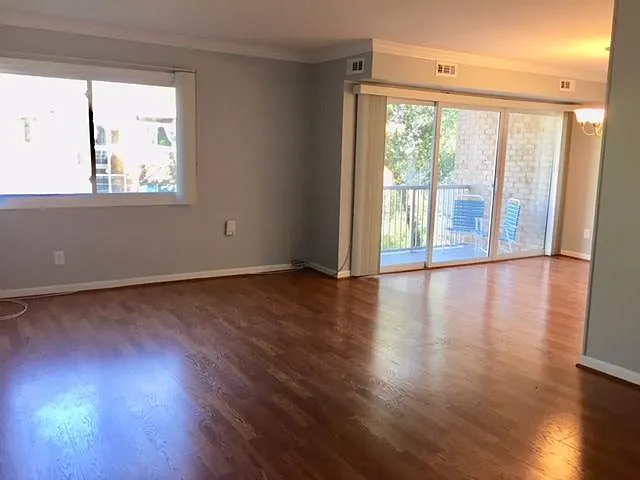 2908 Kings Chapel Rd — Photo 3