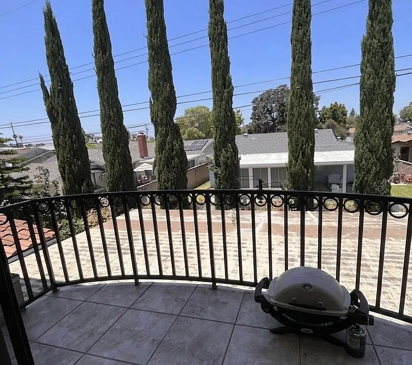 Biola Ave