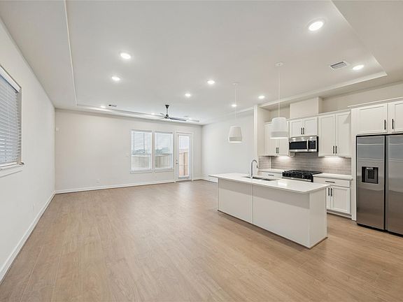 3rd image of 24402 Colonial Mound Dr