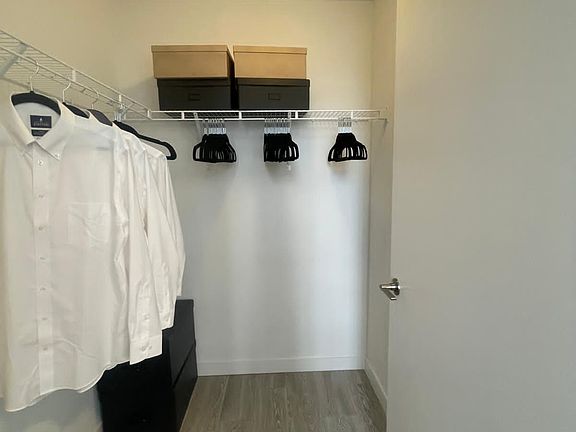 4th image of 537 NW 22nd St #117