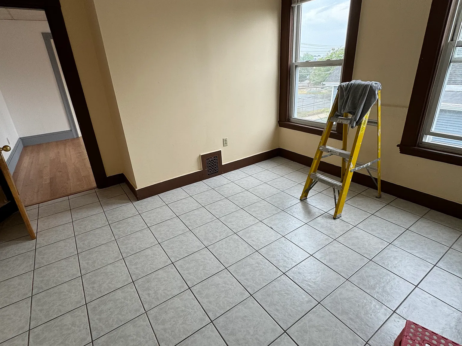 3 bed, 1100 sqft, $2,800 — Photo 2