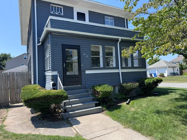 17 Forest Ave #17, Cranston, RI 02910