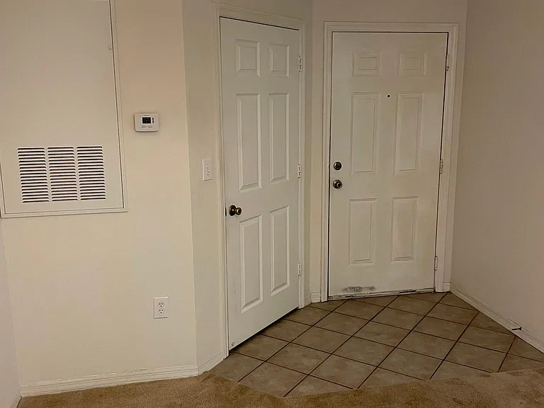 5455 Vineland Rd #3304 — Photo 20