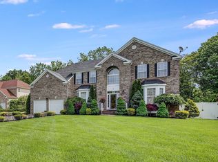 8 Sasha Ct, Old Bridge, NJ 08857