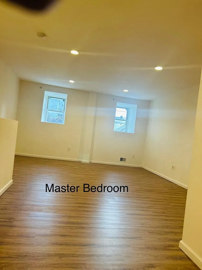 3 bed, 2.0 bath, $2,300 — Photo 3