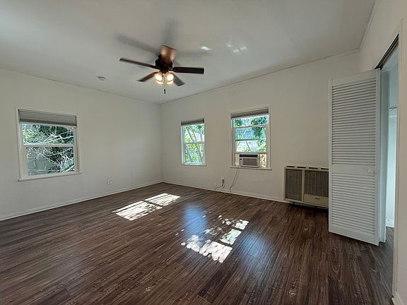 4th image of 208 N La Peer Dr #7