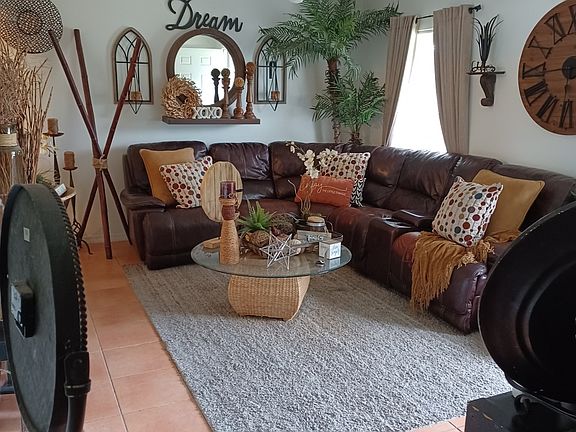 5th image of 10114 Portale Ave #10116