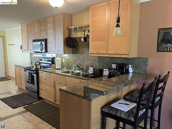 3rd image of 19032 Dyer Ct #11