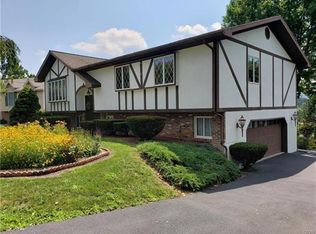 1207 Stanford Rd, Bethlehem, PA 18018