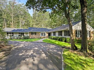 6 Tudor Ct, Medford, NJ 08055
