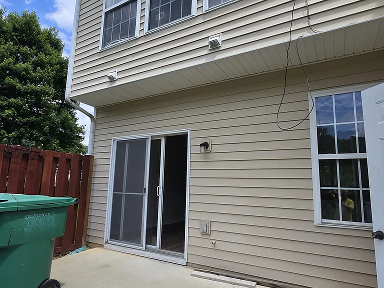 3902 Elizabeth Glen Way — Photo 17